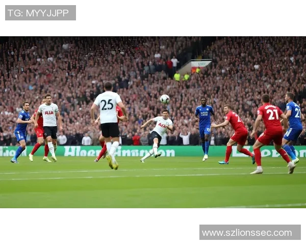 以球星重心视角解密绿茵场上的力量平衡与速度奥秘